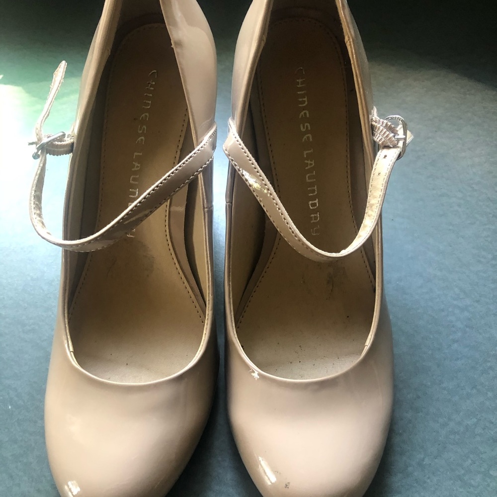 Women’s nude heel with ankle strap